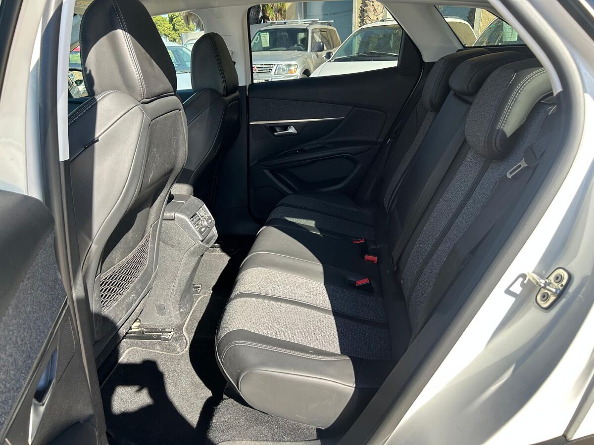 PEUGEOT 3008 ALLURE 1.5 HDI AUTO SPANISH LHD IN SPAIN 36000 MILES SUPER 2018